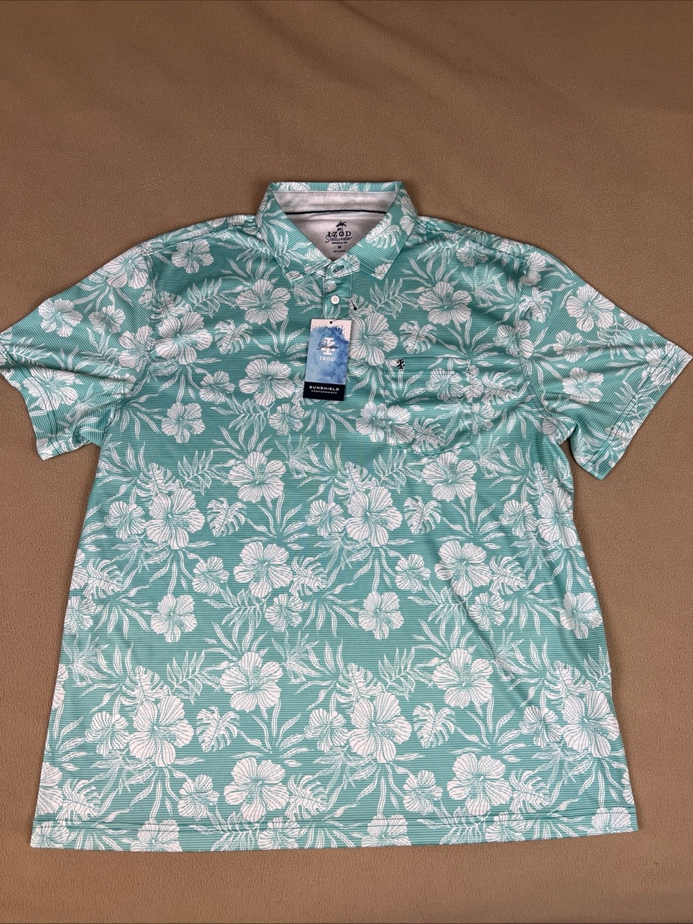 Izod Saltwar Sunshield Pro Polo Shirt, Short Sleeve Travel. 100% Polyester. Sz M